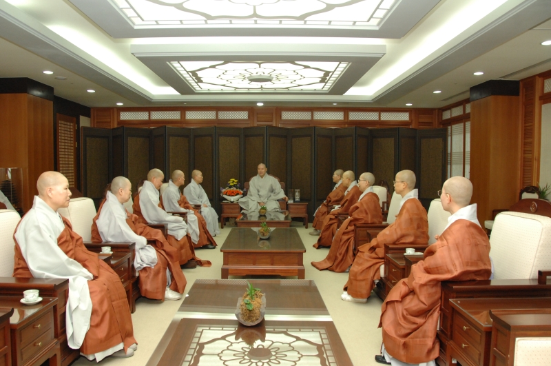 2010.11.08_비구니종회의원 예방 (4)